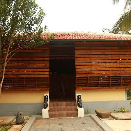 Lara Lake View Resort Thiruvananthapuram Esterno foto