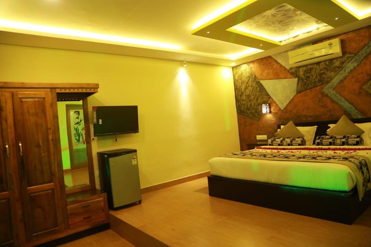 Lara Lake View Resort Thiruvananthapuram Esterno foto