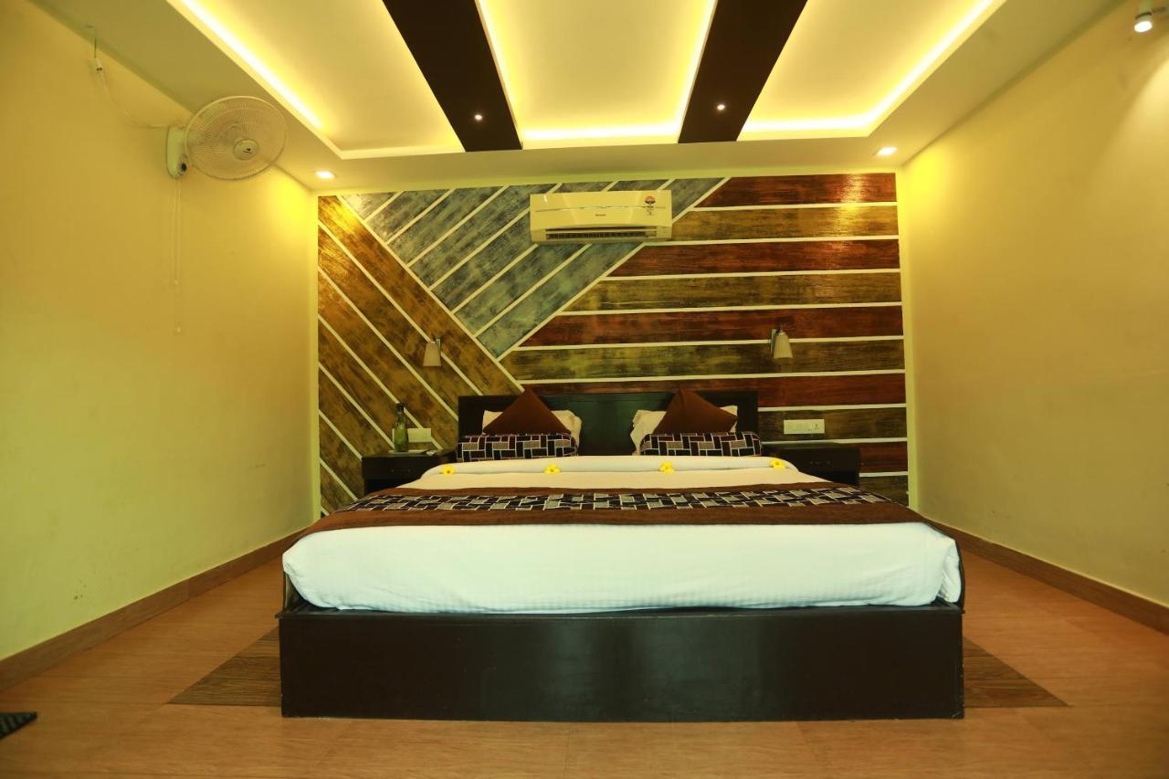 Lara Lake View Resort Thiruvananthapuram Esterno foto