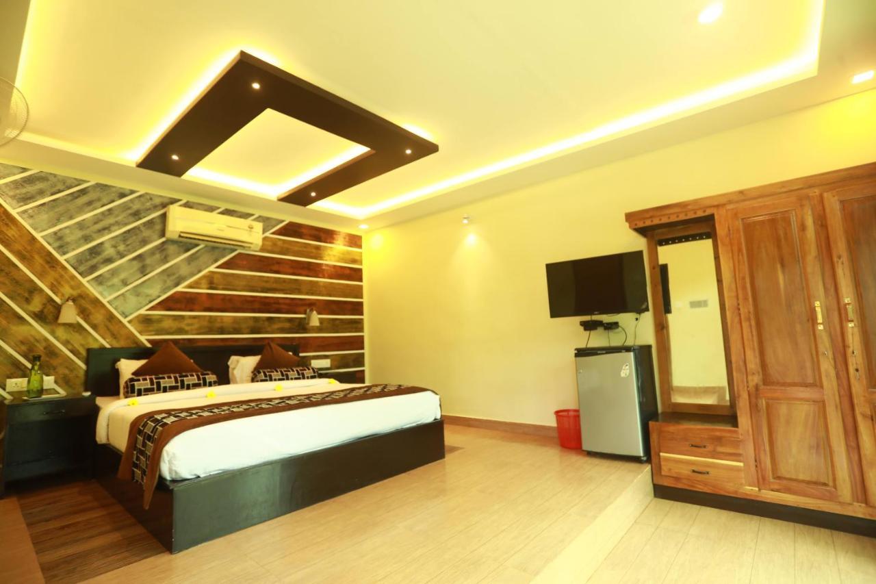 Lara Lake View Resort Thiruvananthapuram Esterno foto