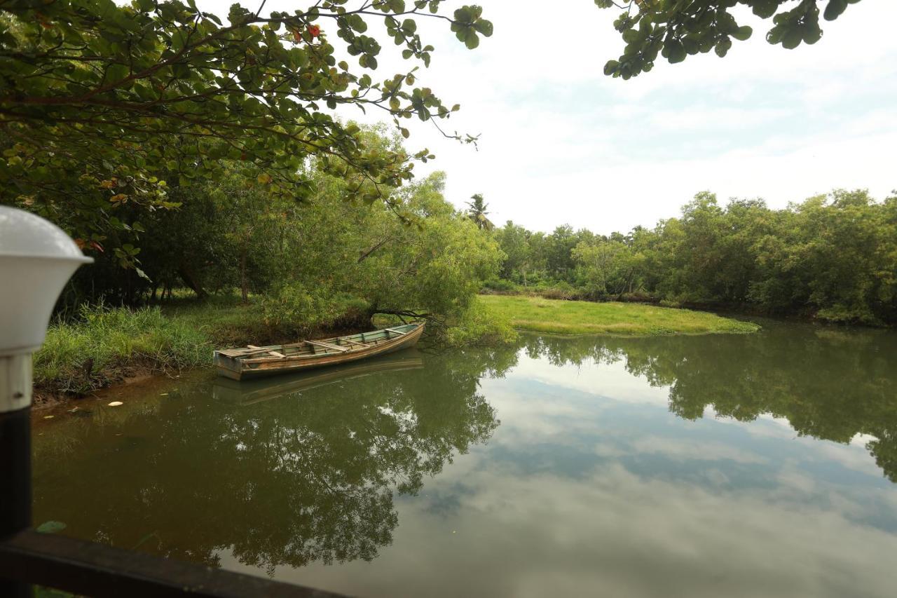 Lara Lake View Resort Thiruvananthapuram Esterno foto
