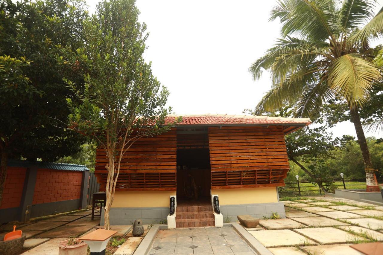 Lara Lake View Resort Thiruvananthapuram Esterno foto